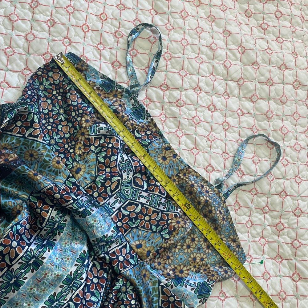 scarf, print handkerchief, hem, slip style dress - Picture 5 of 7